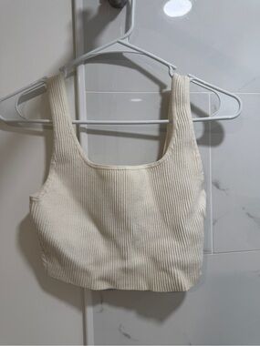 Aritzia Babaton Cropped Sculpt Knit Squareneck Tnl